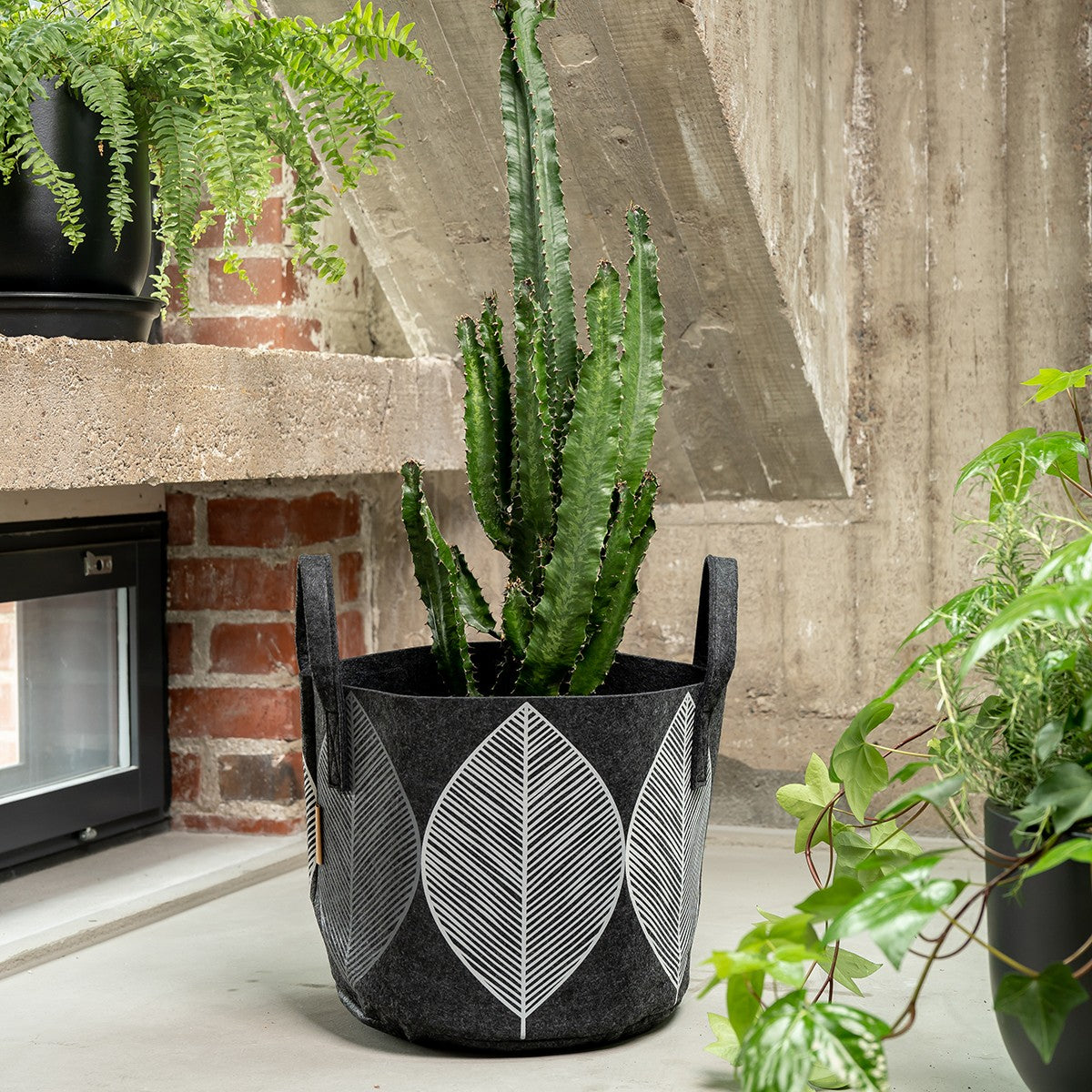 Muurla Dark Grey Leaf Storage Basket