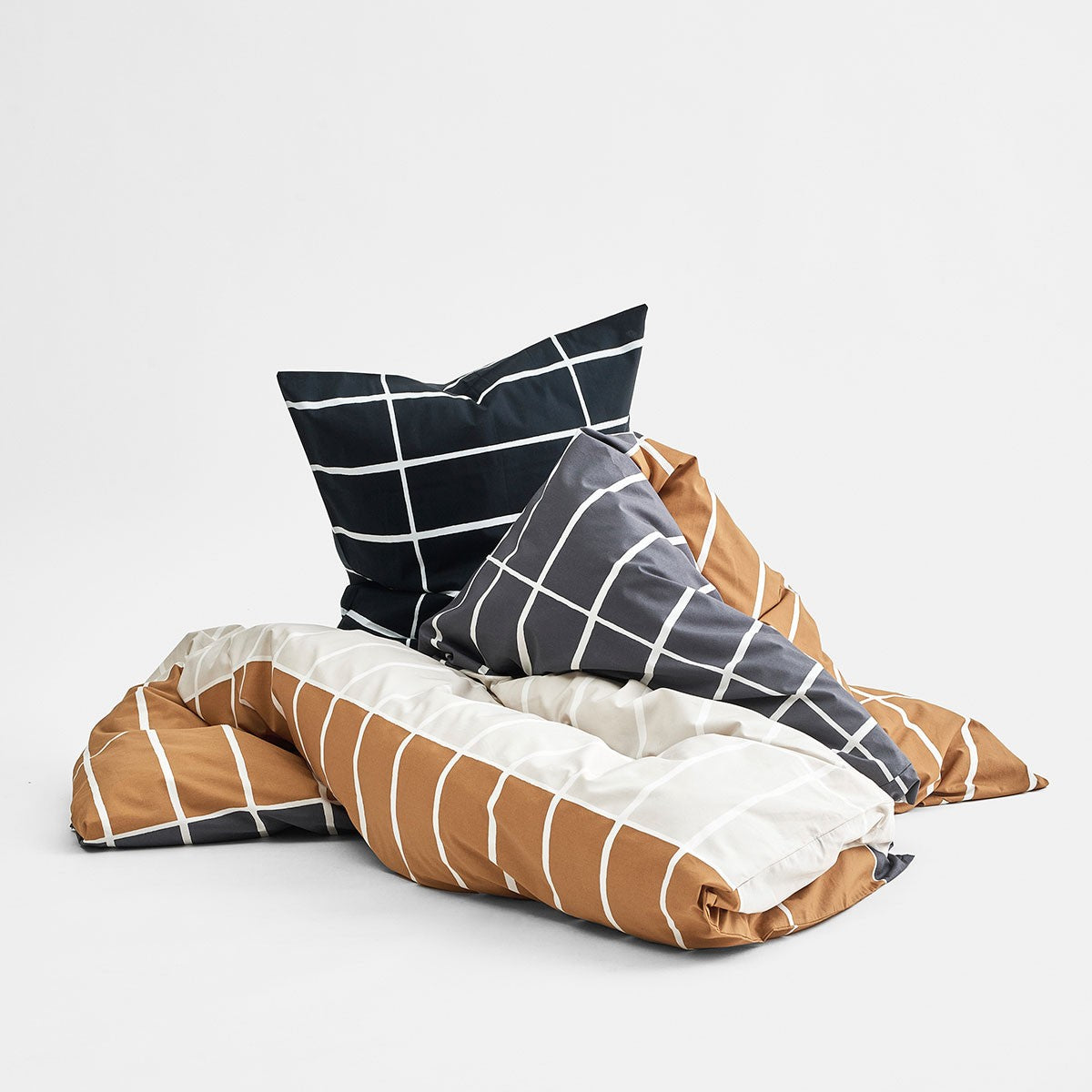 Marimekko Tiiliskivi Black / White Large Throw Pillow