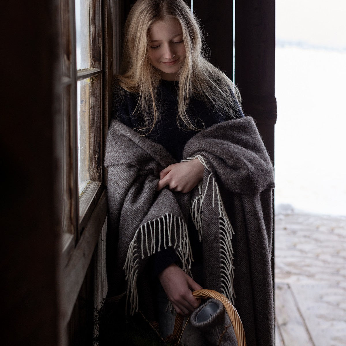Lapuan Kankurit Arvo Brown / White Wool Pocket Shawl
