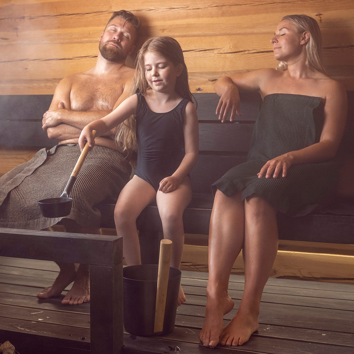 Rento Tar Brown Aluminum & Bamboo Sauna Bucket
