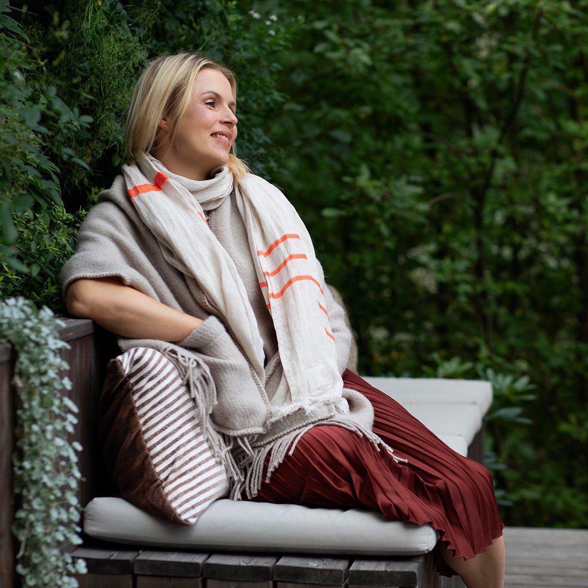 Lapuan Kankurit Usva Beige / Orange Scarf