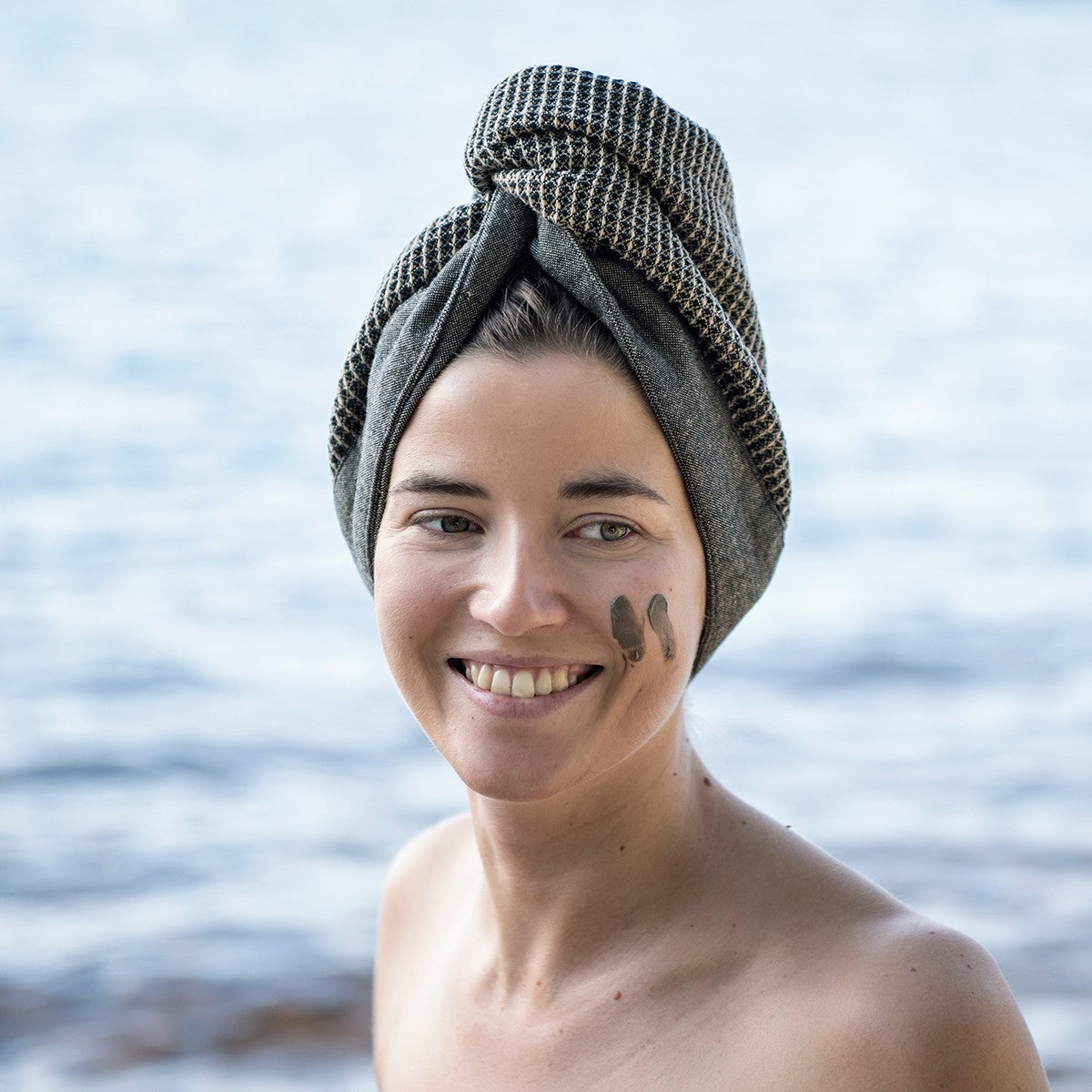 Rento Kenno Brown / Black Hair Towel