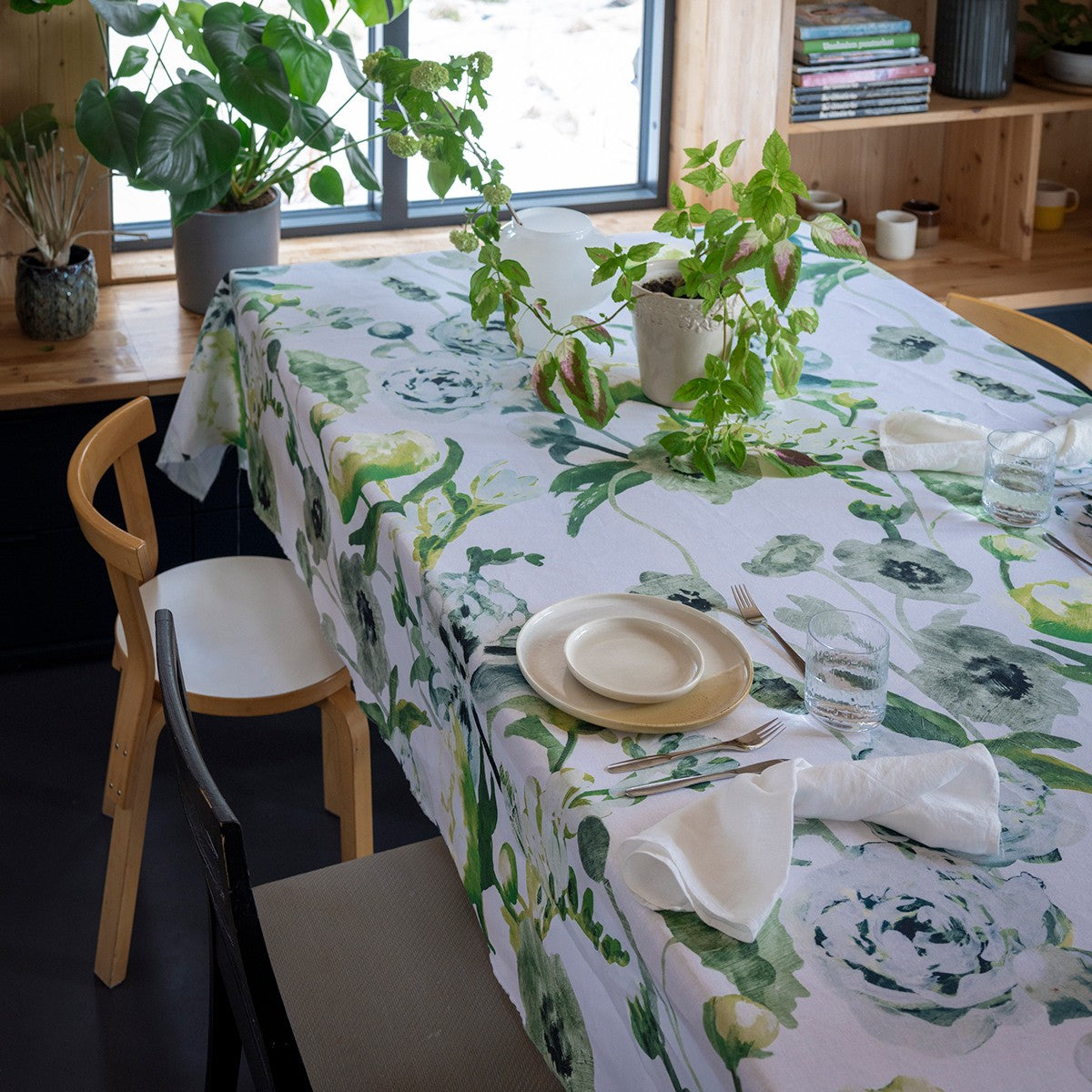 Pentik Freesia Green / White Tablecloth
