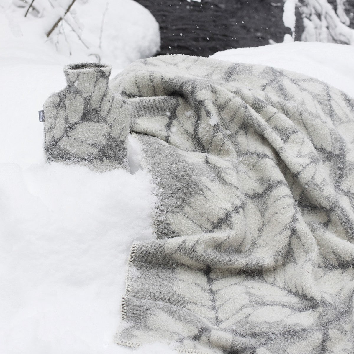 Lapuan Kankurit Verso gray / White Blanket