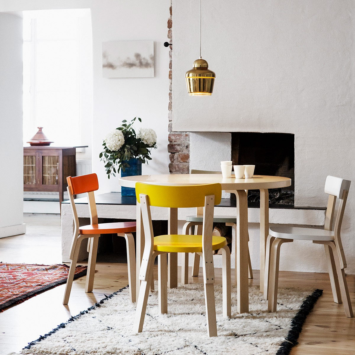 Artek Alvar Aalto 90A Round Table
