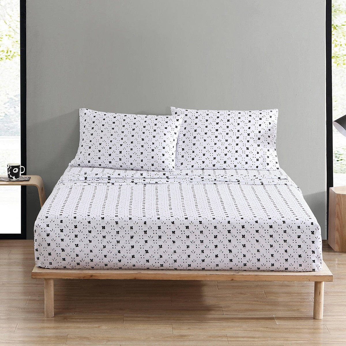 Marimekko Kukkaketo White / Black Queen Sheet Set