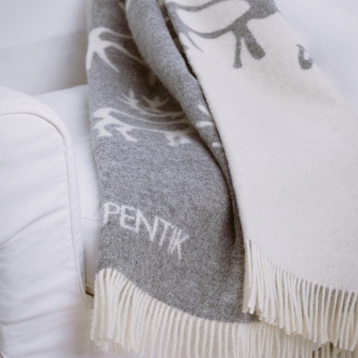 Pentik Saaga Grey Wool Blanket