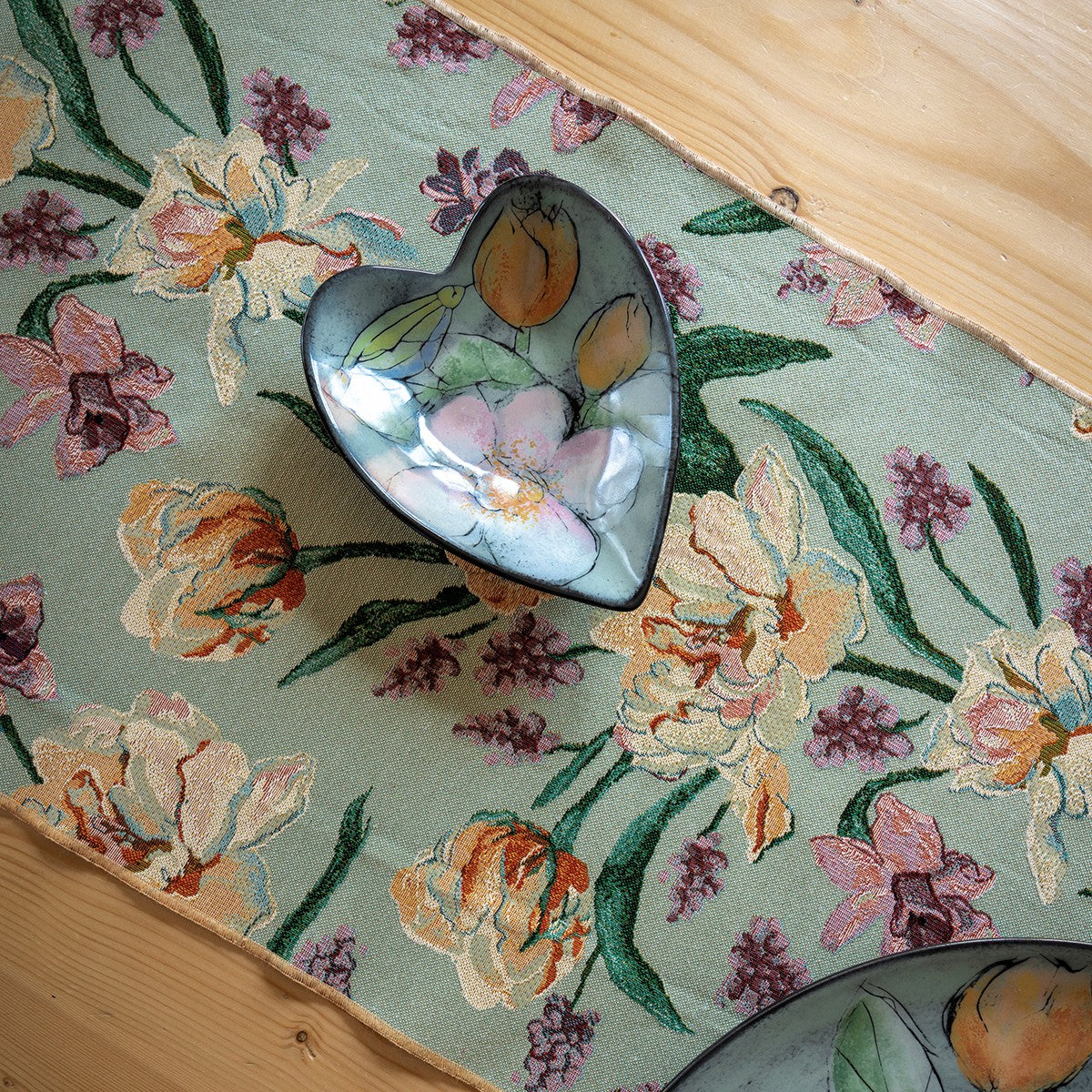 Pentik Helmililja Light Green / Orange / Purple Table Runner