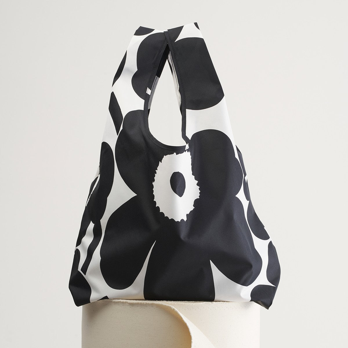 Marimekko Unikko White / Black Smartbag