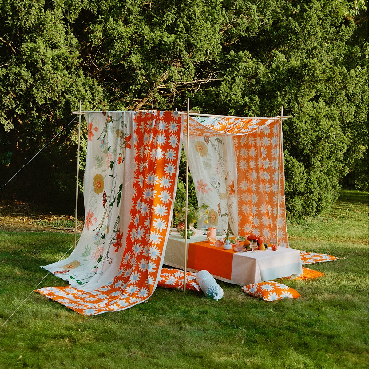 Marimekko Puutarhakutsut White / Green / Orange Cotton Fabric Repeat