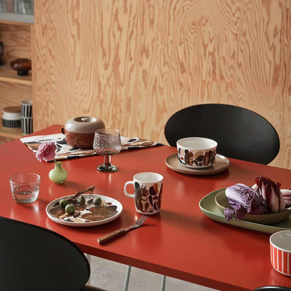 Marimekko Oiva Terra / Maroon Lidded Bowl w/ Handles